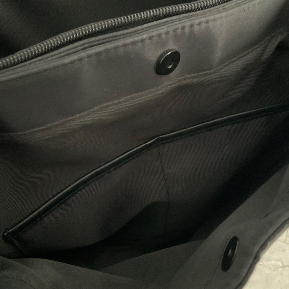 Beis travel bag,black.Tote. - Picture 15 of 16